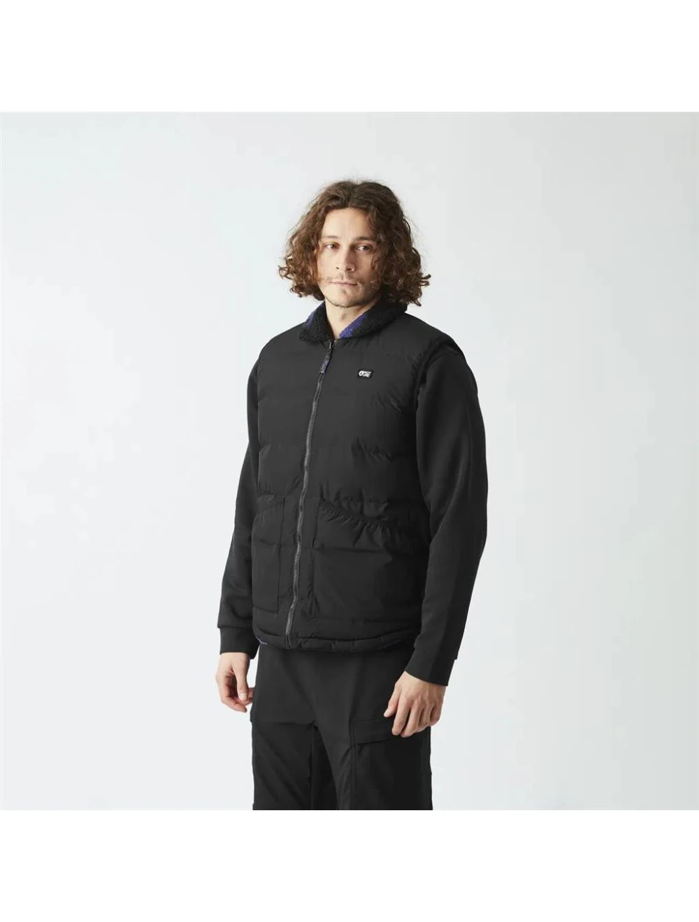 That is a  Picture Rusello Vest B Black Retro Fusion
