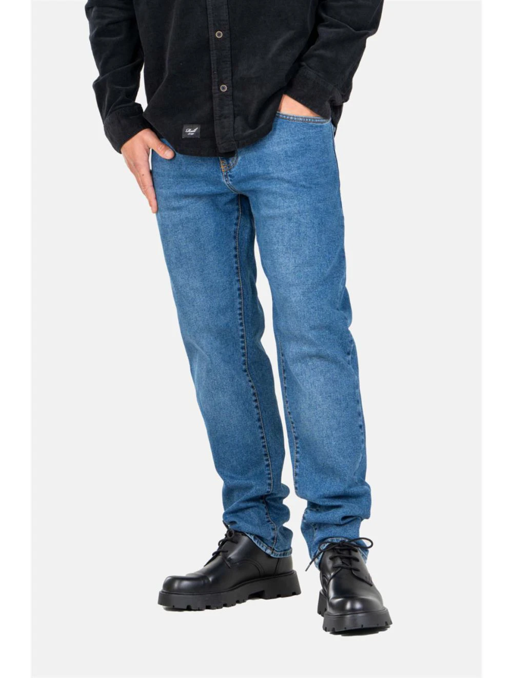 That is a Pants Reell Barfly 34'' retro mid blue retro mid blue