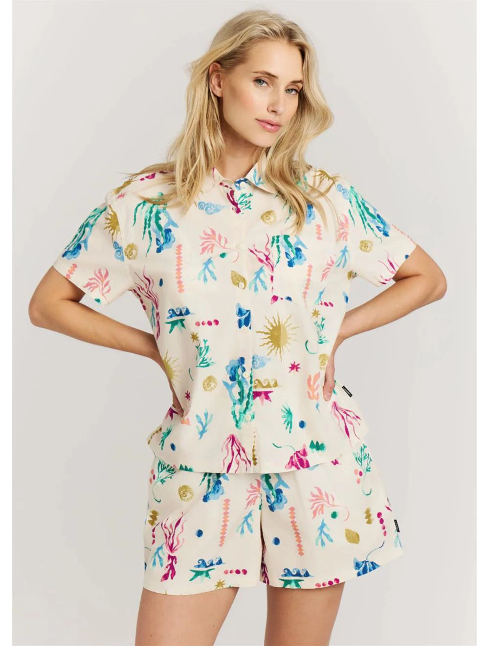That is a Shirt Protest PRTSizzle Blouse CanvasOffWhite CanvasOffWhite